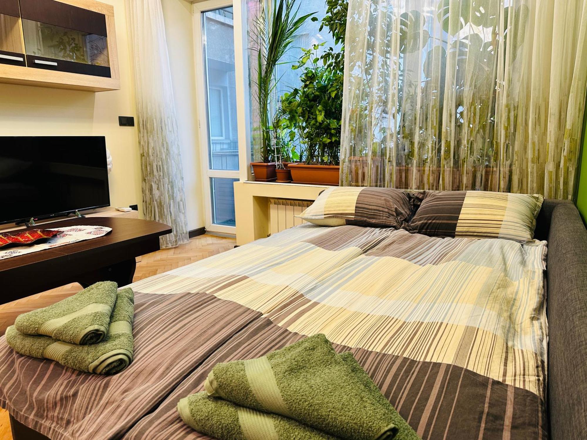 Luxury Oasis In Absolute Center Of Sofia Apartment Luaran gambar