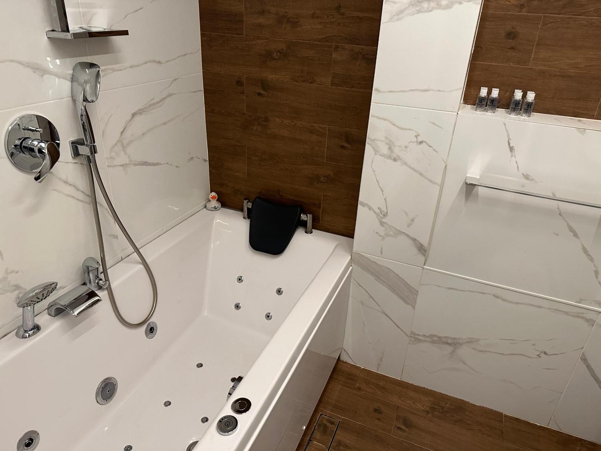 Luxury Oasis In Absolute Center Of Sofia Apartment Luaran gambar